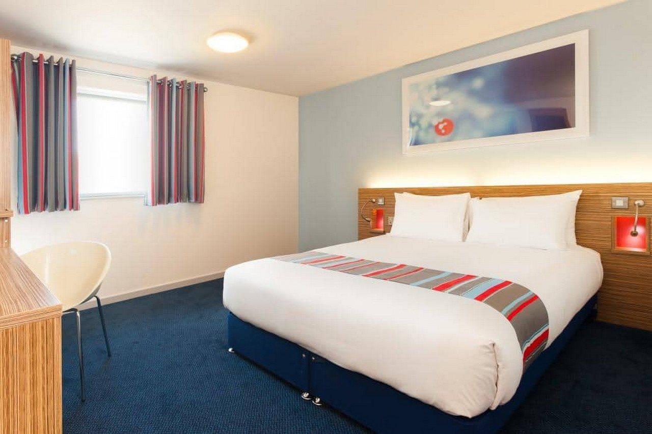 Travelodge Cardiff Central Queen Street Exteriör bild