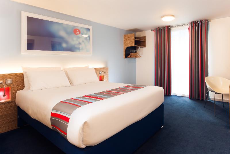Travelodge Cardiff Central Queen Street Exteriör bild