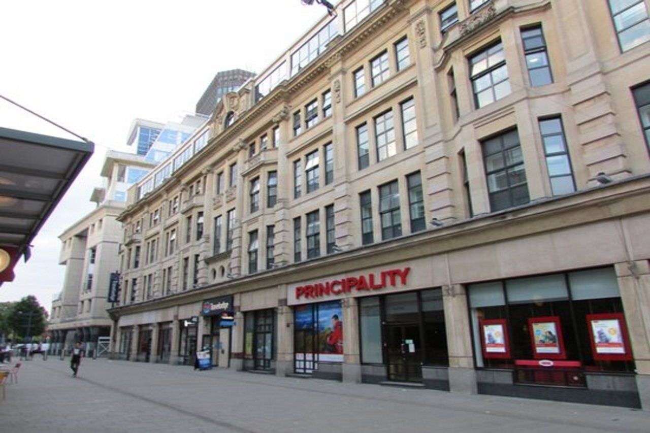 Travelodge Cardiff Central Queen Street Exteriör bild